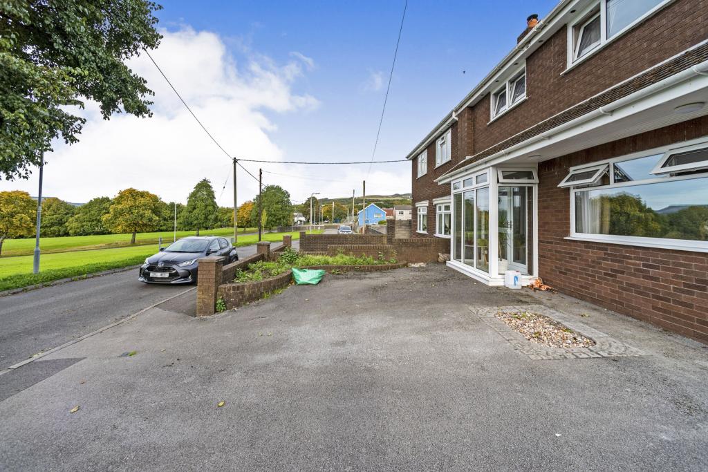 4 bedroom semidetached house for sale in Cimla Common, Neath, SA11