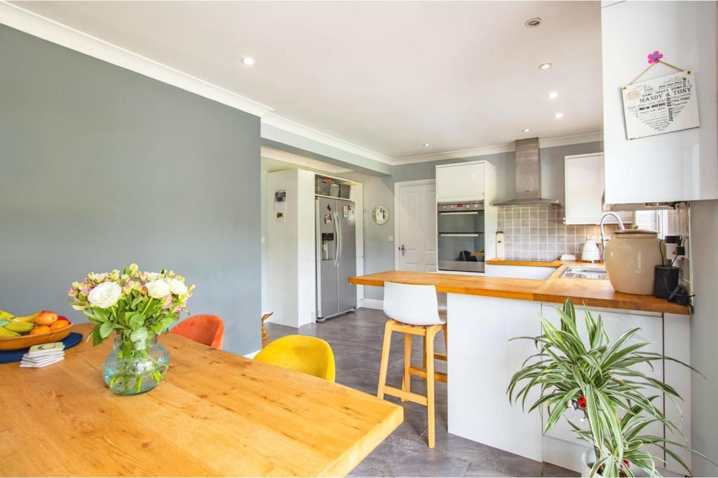 3 bedroom detached bungalow for sale in Rhos, Llandysul, SA44