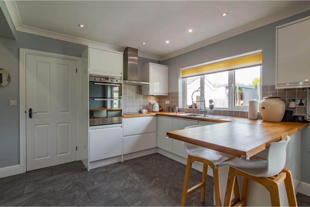 3 bedroom detached bungalow for sale in Rhos, Llandysul, SA44