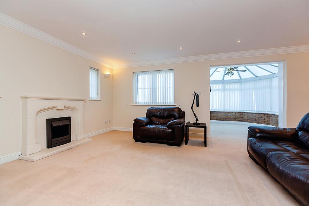 5 bedroom detached house for sale in Carmarthen Road, Fforestfach, SA5