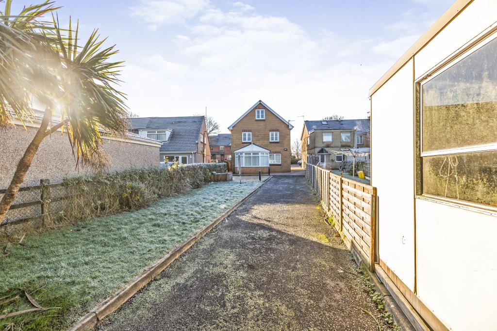 5 bedroom detached house for sale in Carmarthen Road, Fforestfach, SA5