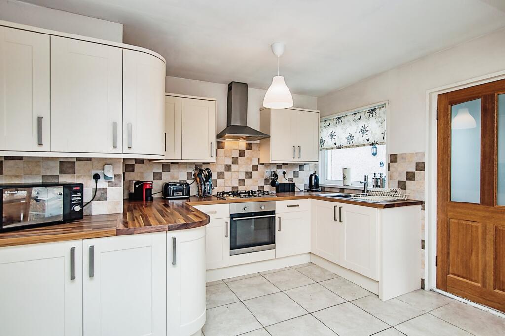 3 bedroom detached bungalow for sale in Lindsway Park, Haverfordwest, SA61