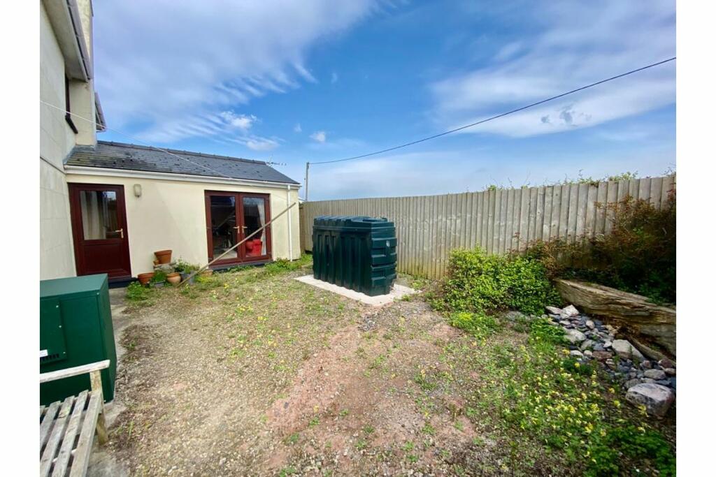 4 bedroom link detached house for sale in Castlemartin, Pembroke, SA71