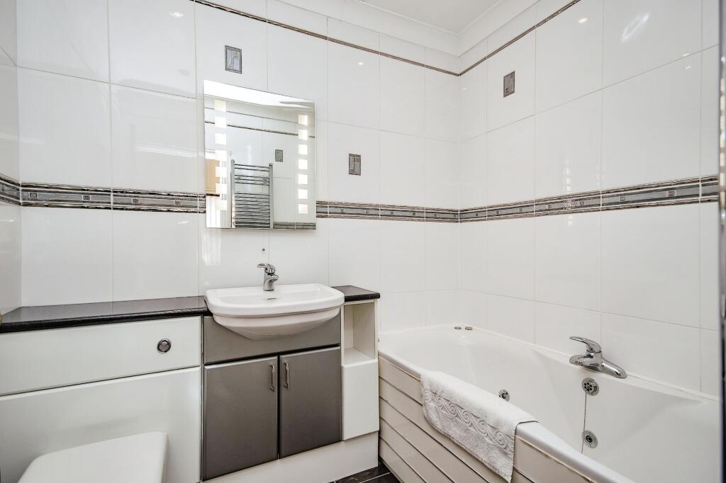 3 bedroom semidetached house for sale in Davies Street, Pencader, SA39