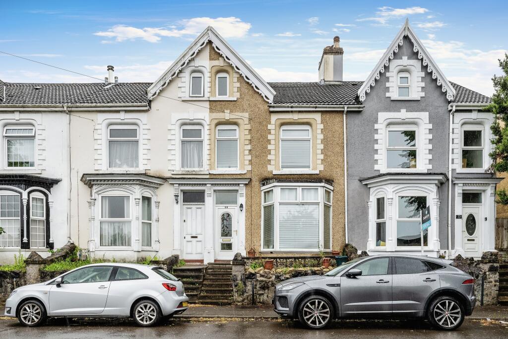 3 bedroom terraced house for sale in Hillside, Neath, SA11