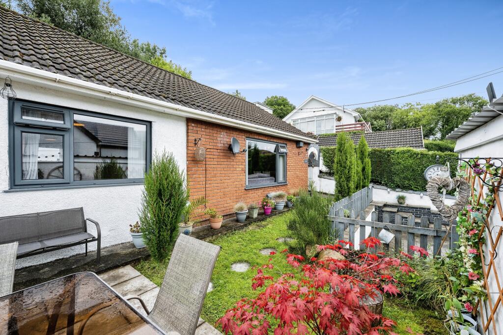 2 bedroom detached bungalow for sale in Gelliceibryn, Glynneath, SA11