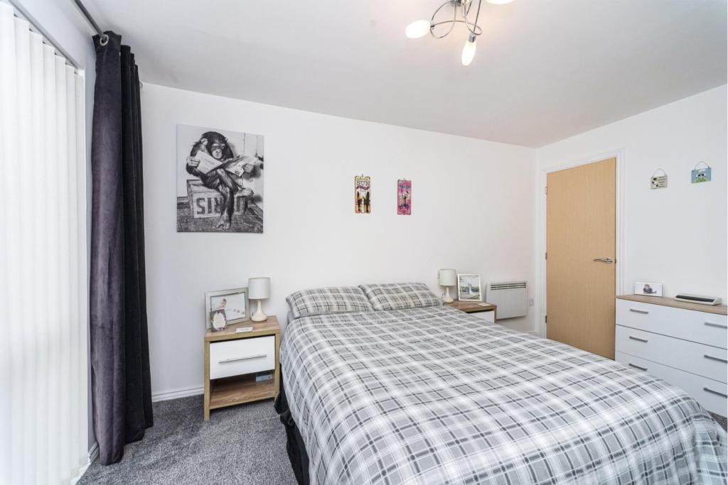 1 bedroom apartment for sale in Phoebe Road, Swansea, SA1