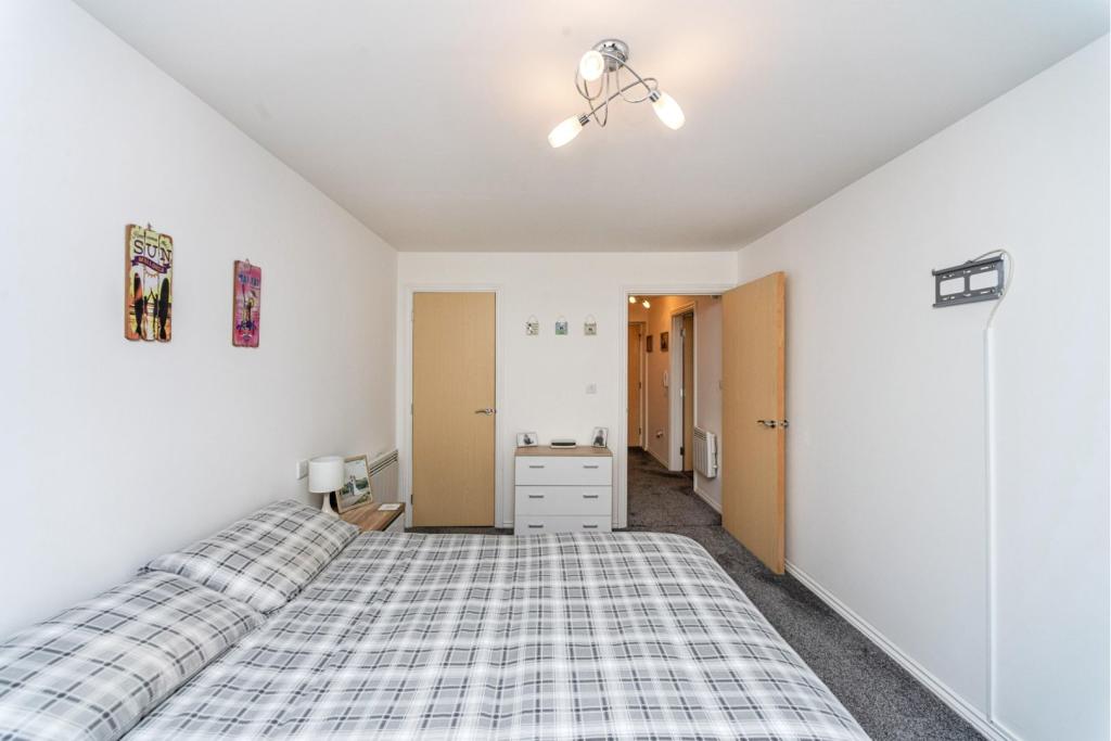 1 bedroom apartment for sale in Phoebe Road, Swansea, SA1