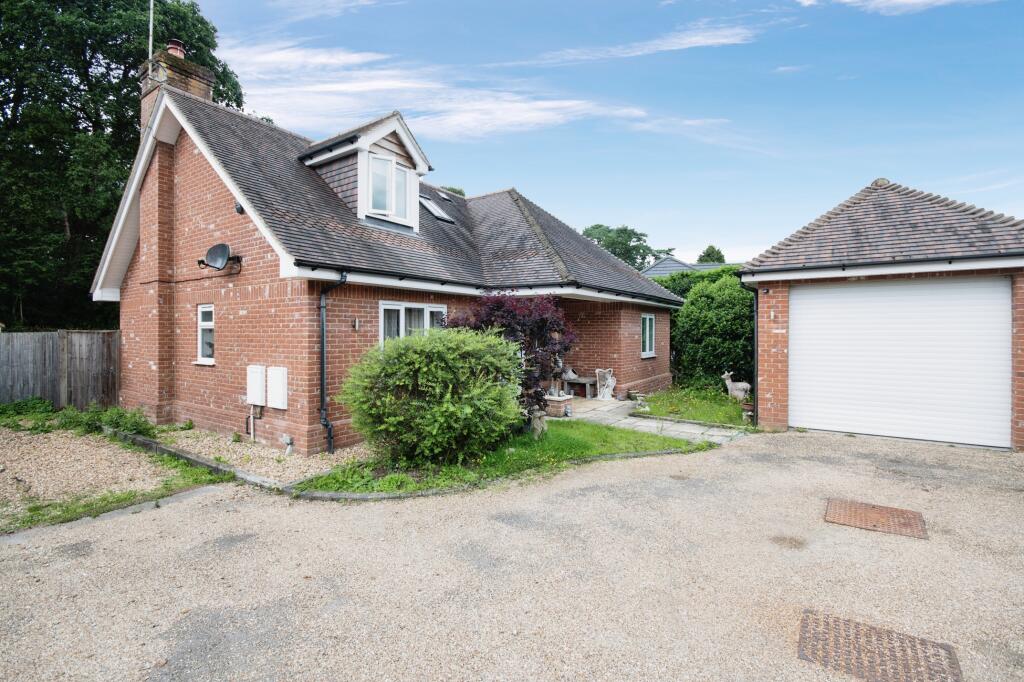 3 bedroom detached house for sale in Antells Way, Alderholt