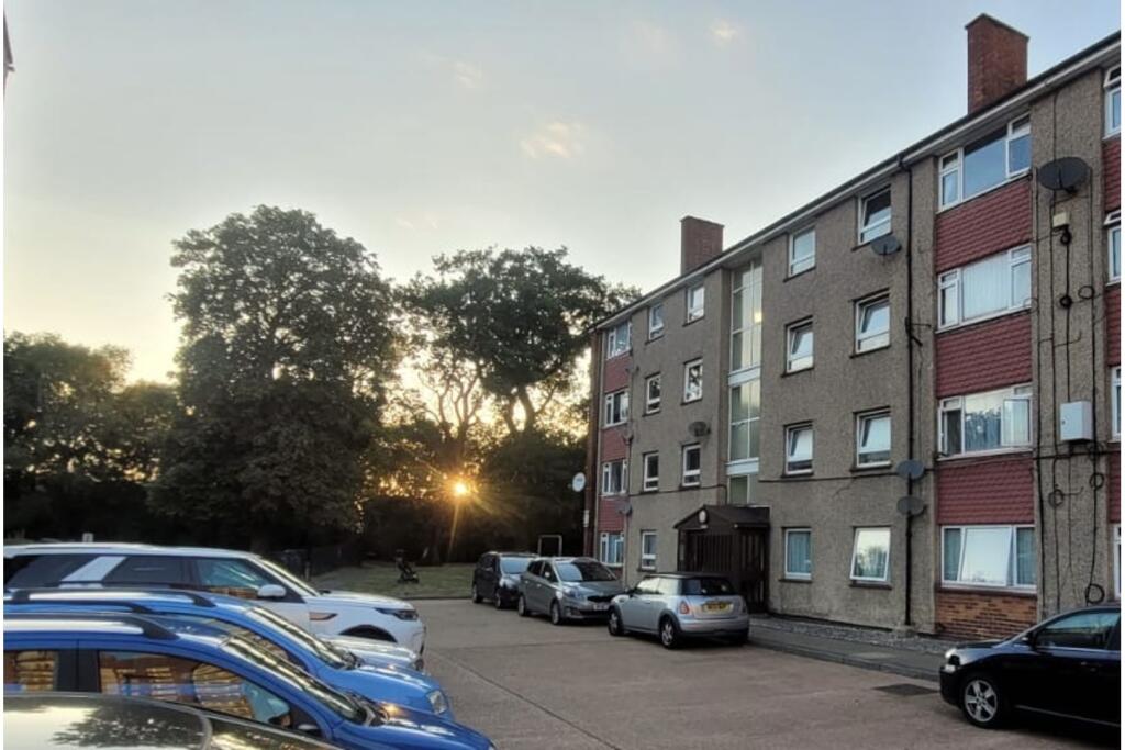 Main image of property: Sunbury-on-Thames, Surrey, TW16