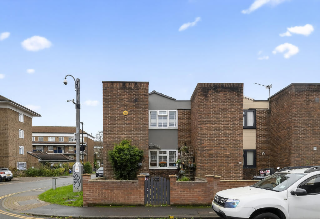 Main image of property: Pottery Road, Brentford, TW8