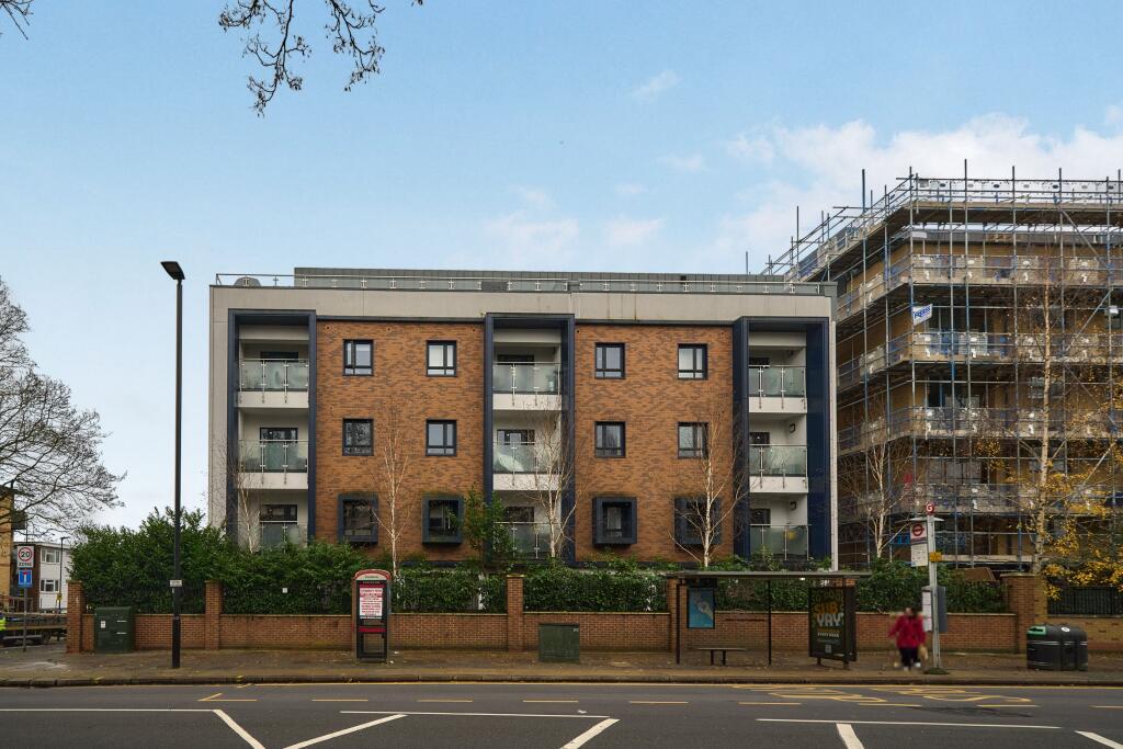 Main image of property: 76 Sidmouth Avenue, Isleworth, TW7