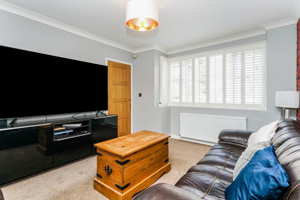 4 bedroom semidetached house for sale in Birchwood Avenue, Leeds, LS17