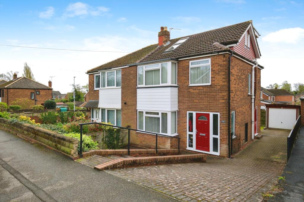 4 bedroom semidetached house for sale in Haigh Road, Rothwell, LS26