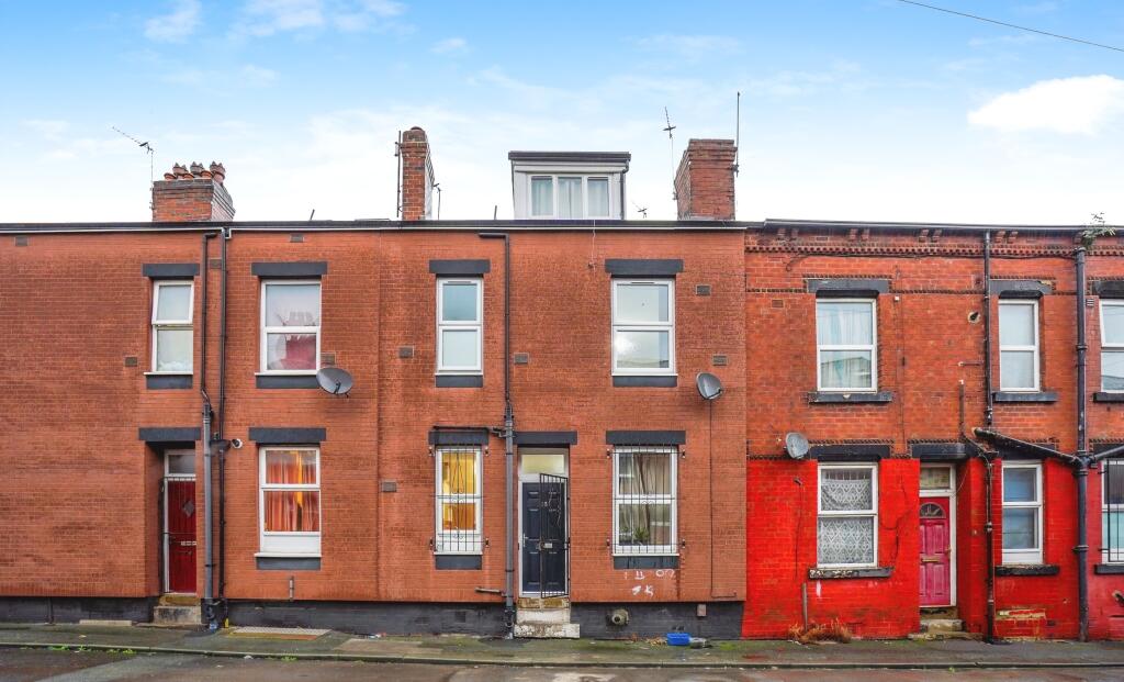 Main image of property: Recreation Mount, Leeds, LS11