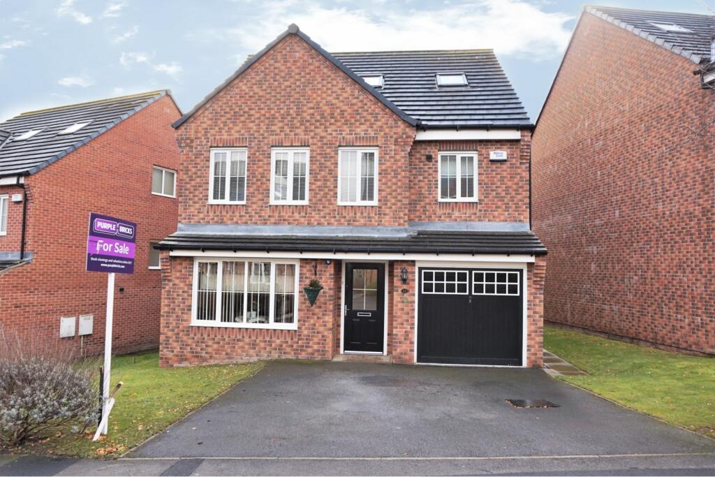 4 bedroom detached house for sale in Waggon Road, Middleton, LS10