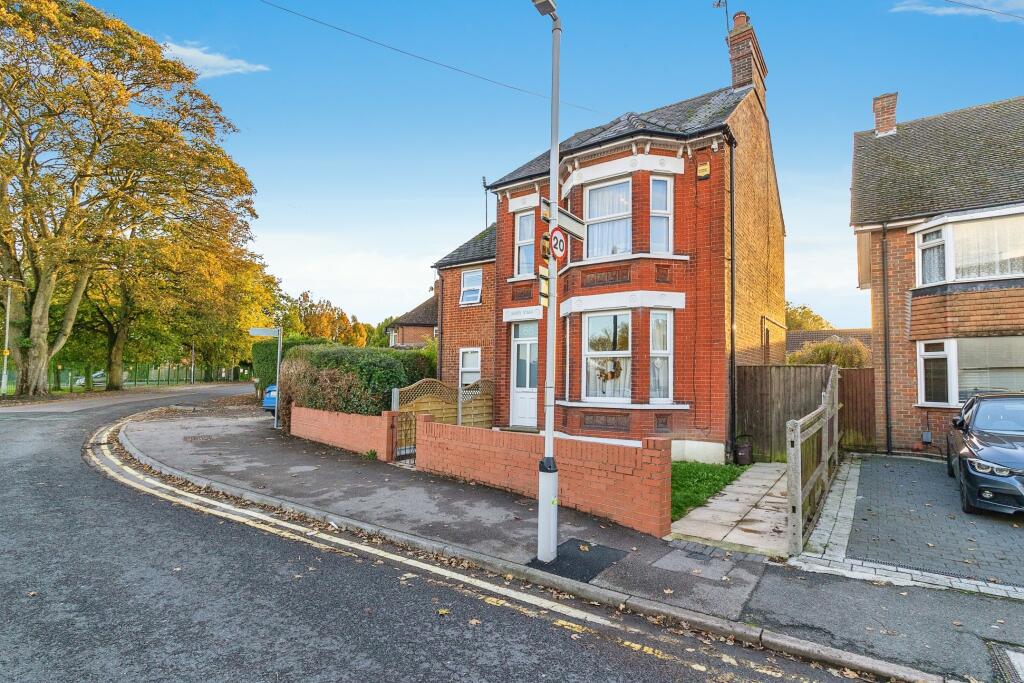 3 bedroom semidetached house for sale in Kirby Road, Dunstable, LU6