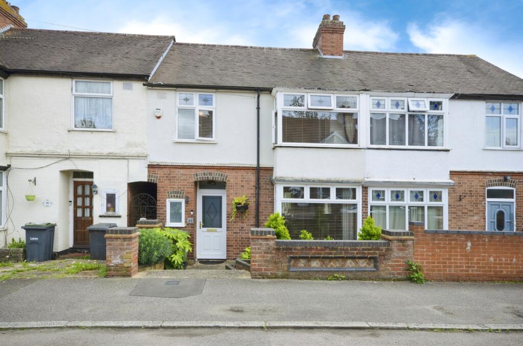 3 bedroom terraced house for sale in Devon Road, Luton, LU2