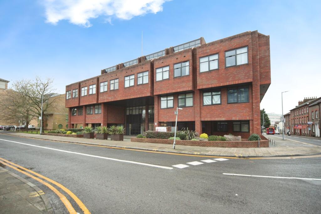 Main image of property: Flowers Way, Luton, LU1