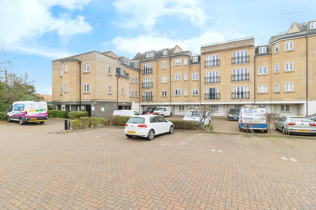 Main image of property: Lake Street, Leighton Buzzard, LU7