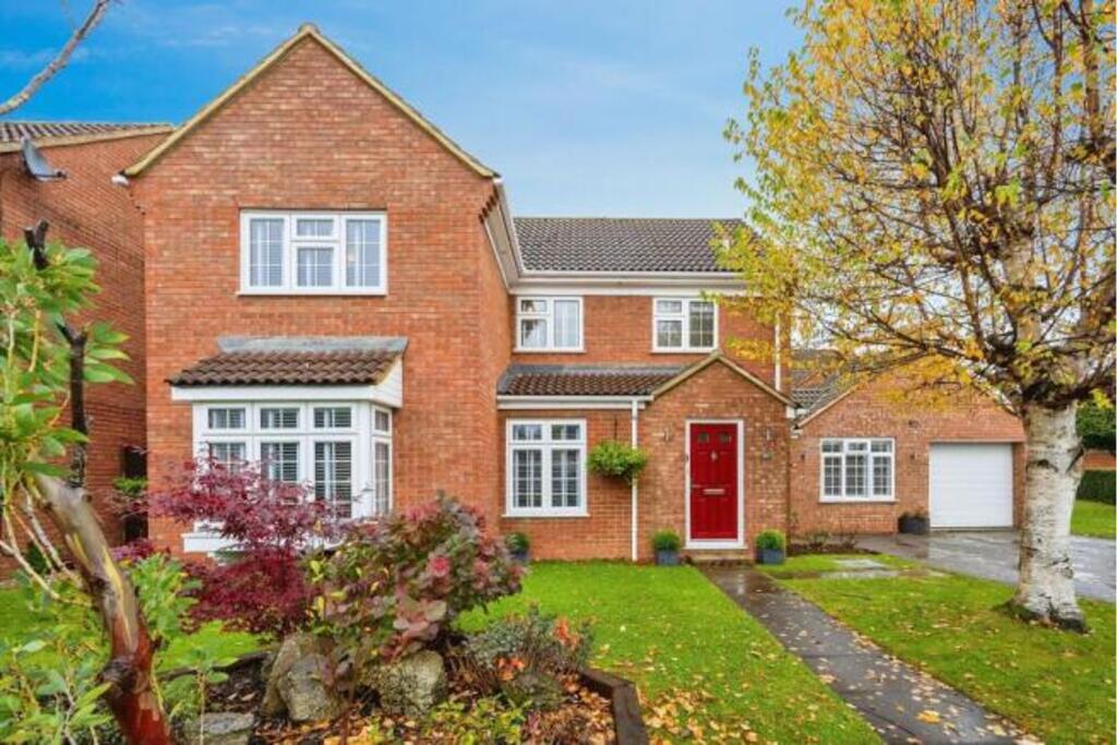 Main image of property: Blakeney Drive, Luton, LU2