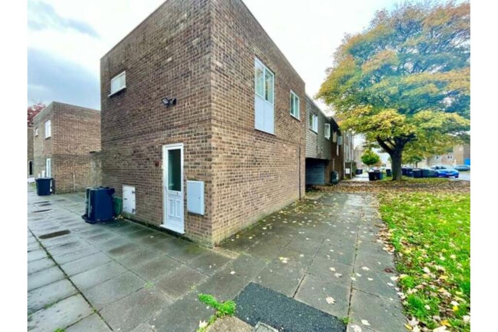 Main image of property: Copenhagen Close, Luton, LU3