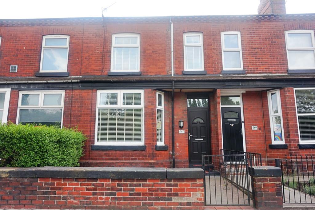 2 bedroom terraced house for sale in Manchester Road, Manchester, M34