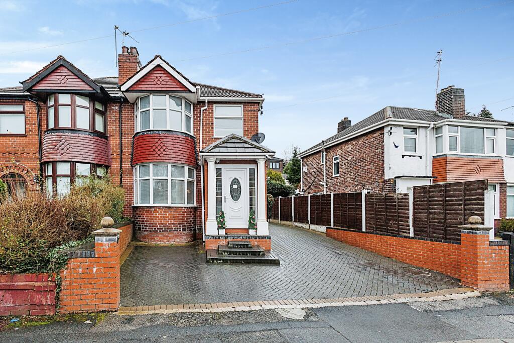 3 bedroom semidetached house for sale in Carr Bank Avenue, Manchester, M9