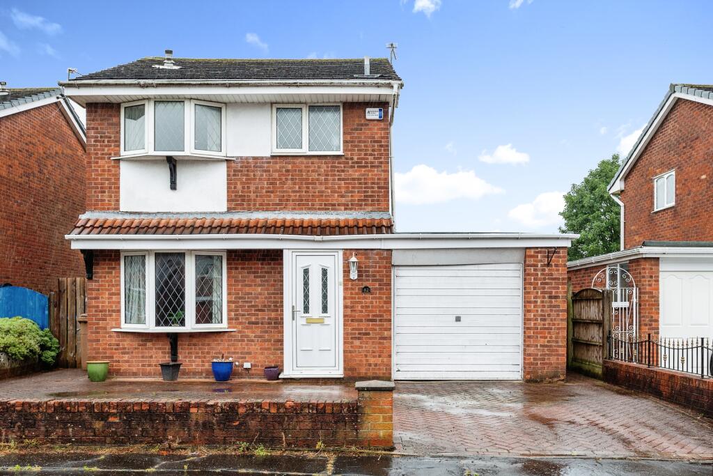 3 bedroom detached house for sale in Andover Avenue, Alkrington