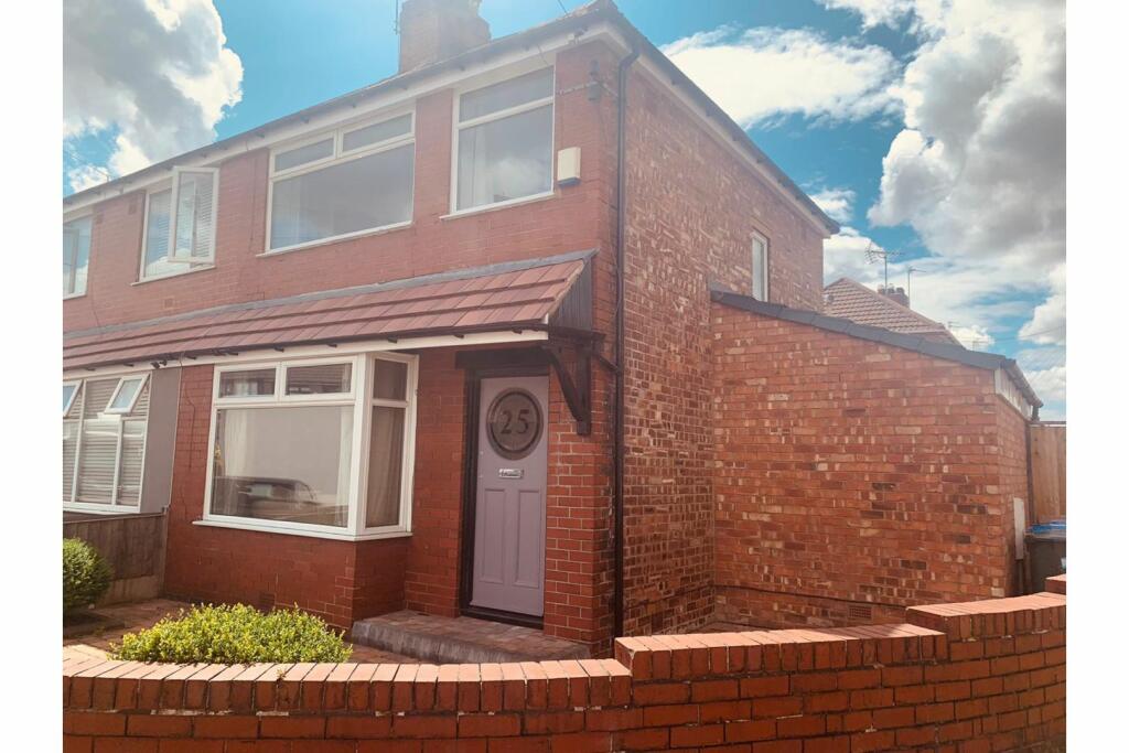2 bedroom terraced bungalow for sale in Brierley Drive, Alkrington
