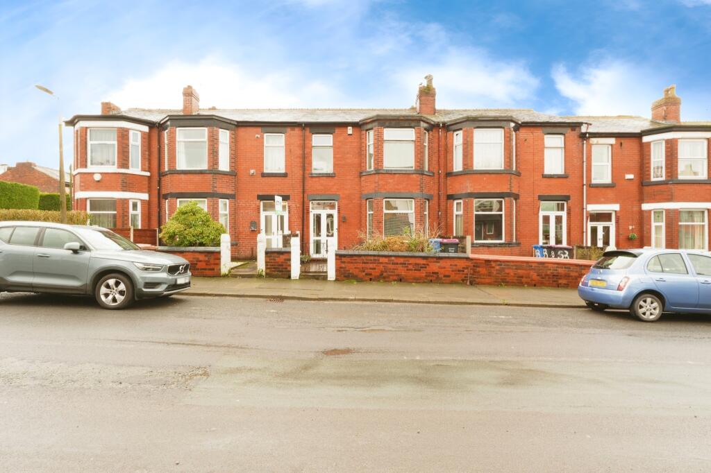 3 bedroom terraced house for sale in Cholmondeley Road, Salford, M6