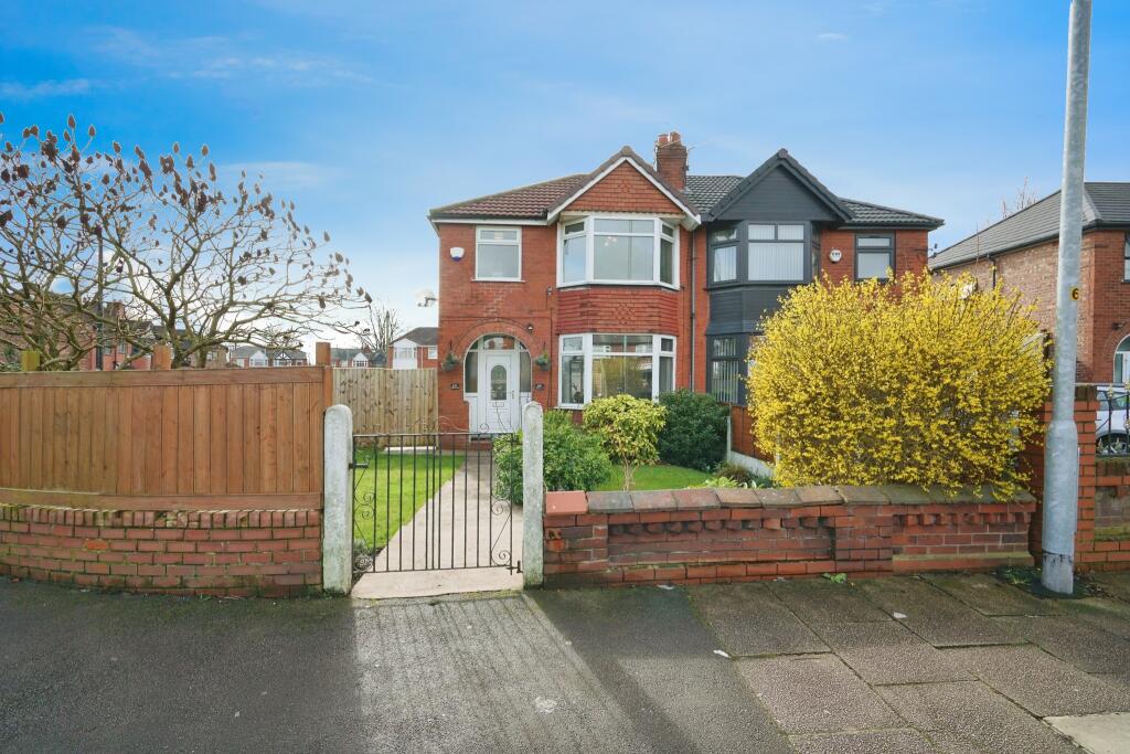 3 bedroom semidetached house for sale in Derbyshire Lane West