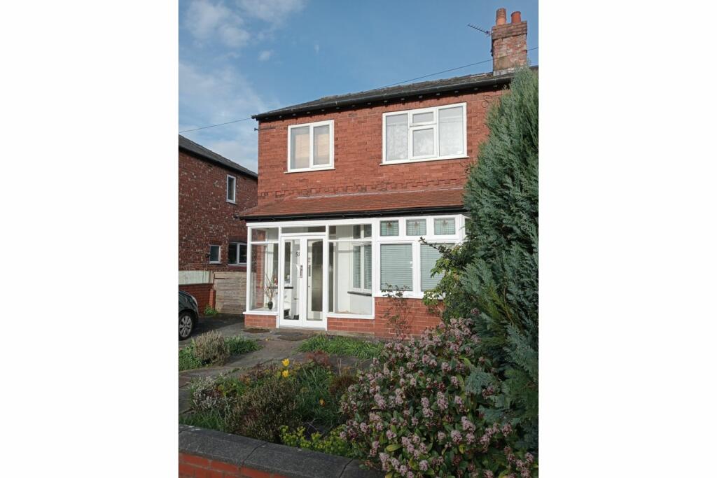 3 bedroom semi-detached house for sale in Lambton Road, Manchester, M21