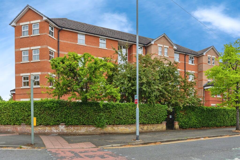 Main image of property: 358 Parrs Wood Road, Manchester, M20