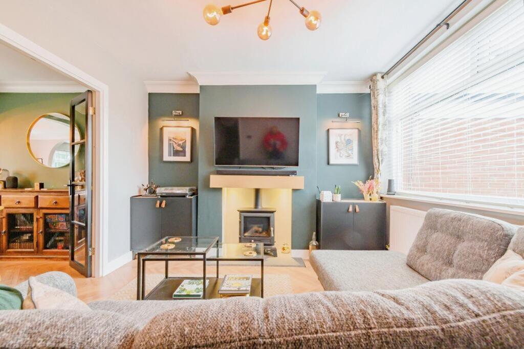 Main image of property: deans road, swinton, M27