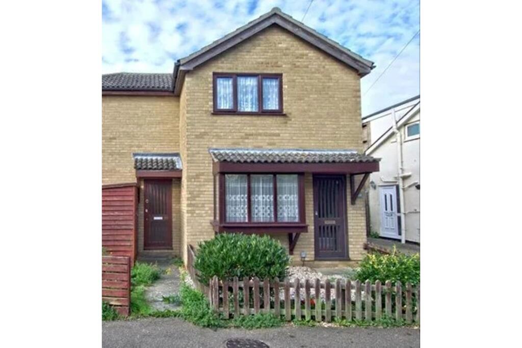 Main image of property: Rooks Street, Cambridge, CB24