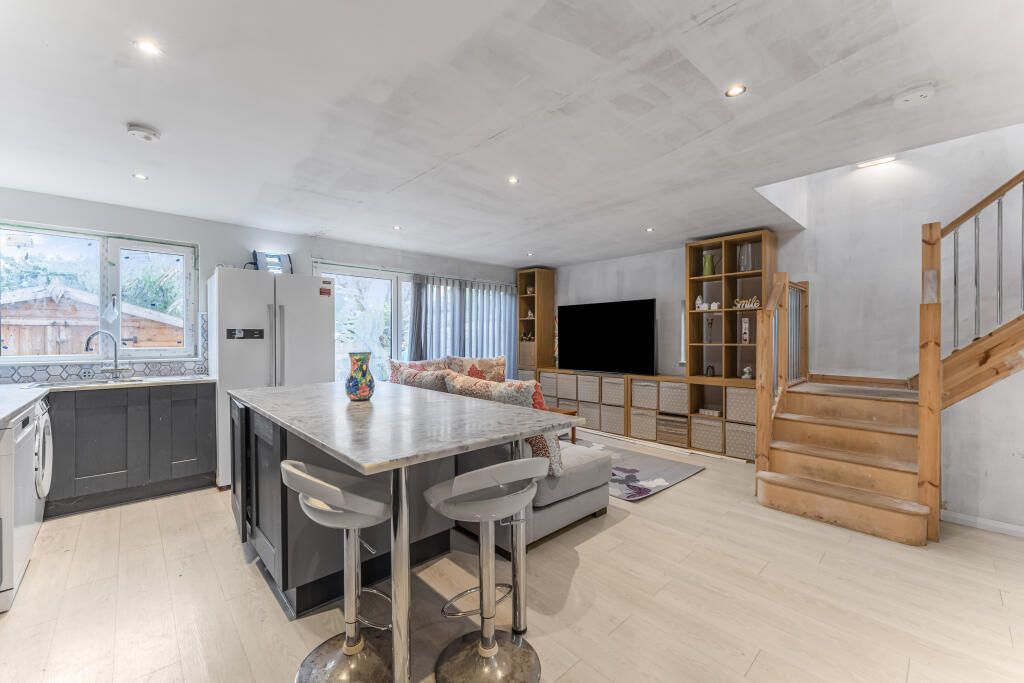 Main image of property: Home Close, Cambridge, CB24