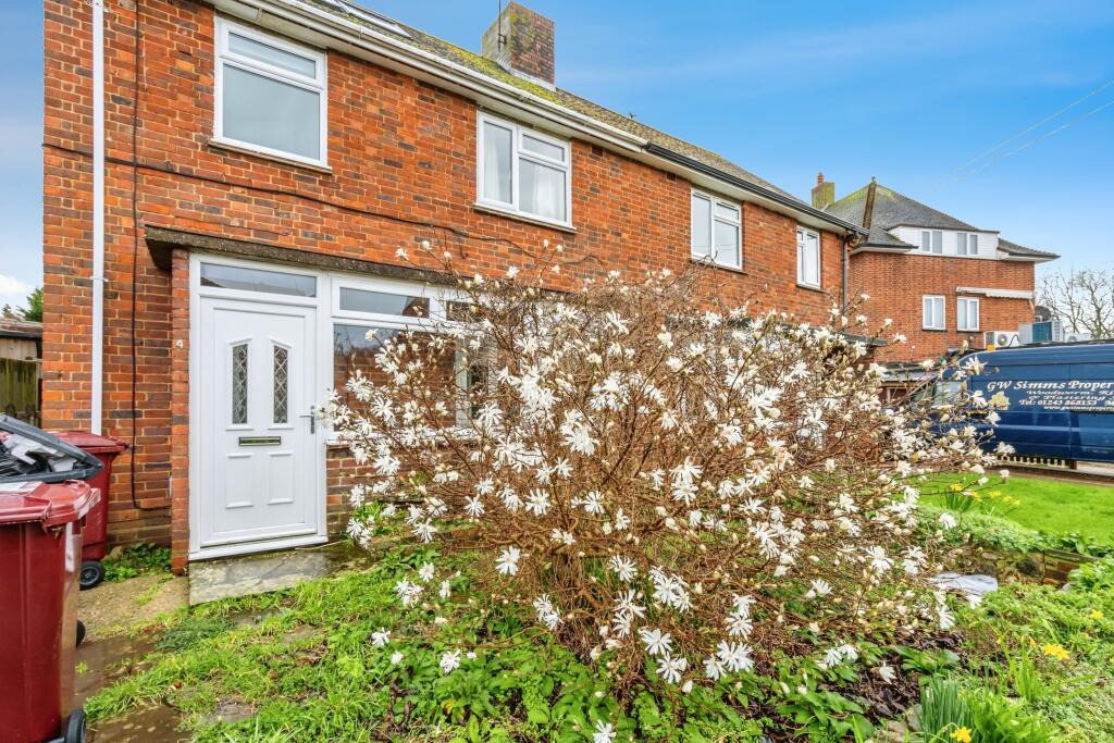 3 bedroom semidetached house for sale in Exton Road, Chichester, PO19