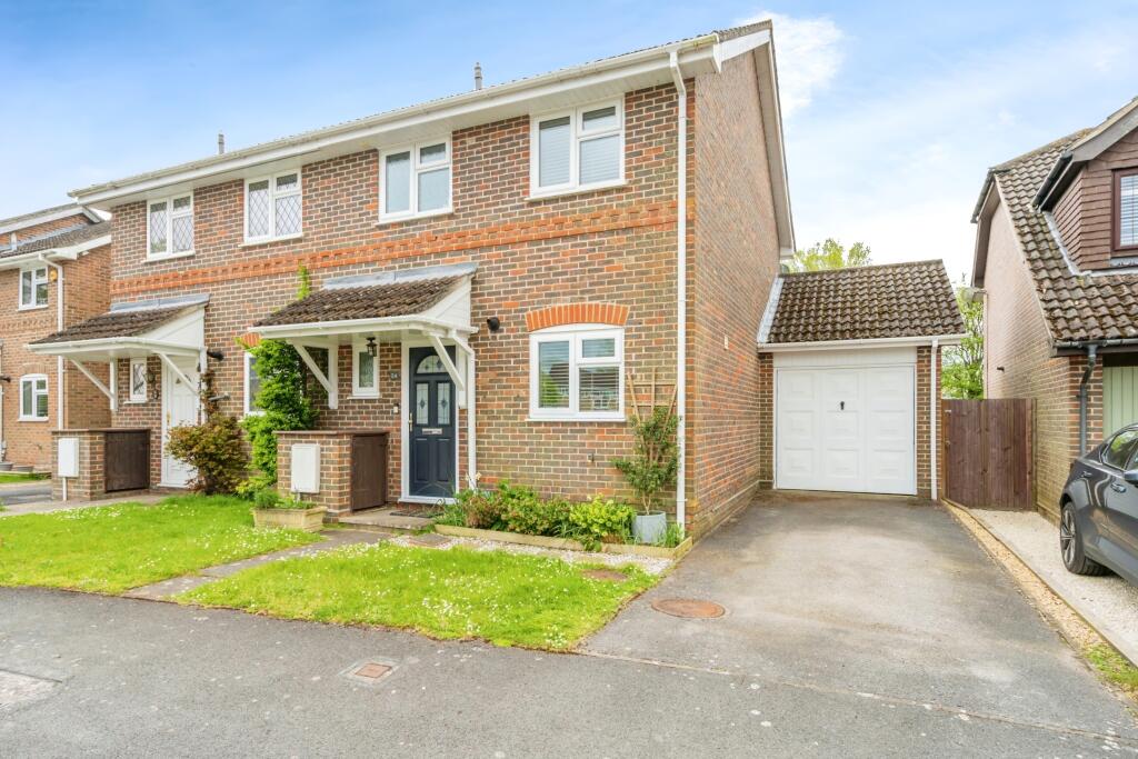 3 bedroom semidetached house for sale in Mallard Road, Rowlands Castle