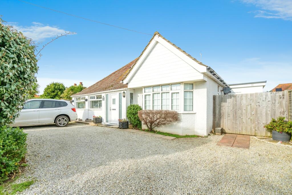 4 bedroom detached bungalow for sale in Longacre Lane, Selsey