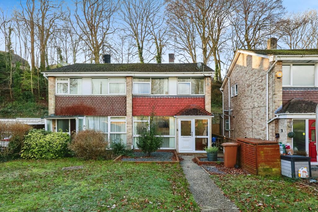 3 bedroom semidetached house for sale in Dell close, Widley, PO7