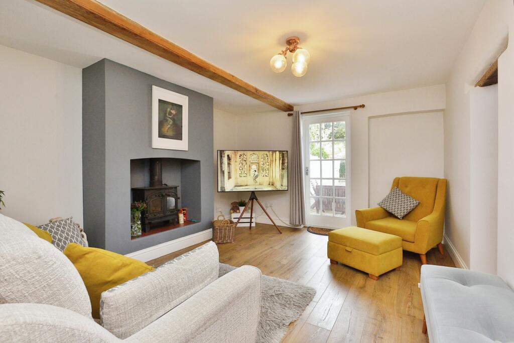 3 bedroom terraced house for sale in High Street, Stony Stratford, Milton Keynes, MK11