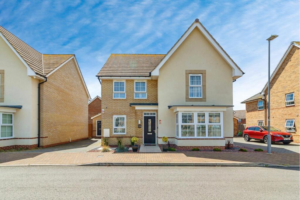4 bedroom detached house for sale in Montague Crescent, Brooklands
