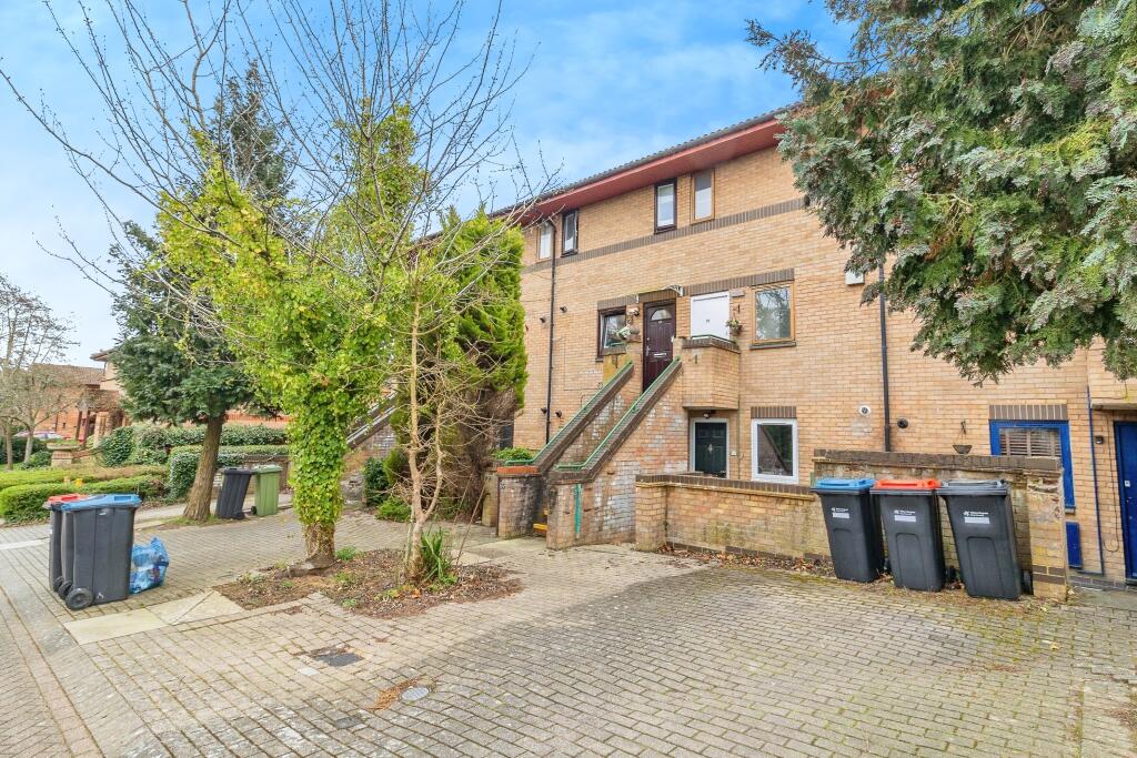 Main image of property: Silicon Court, Shenley Lodge, Milton Keynes, MK5