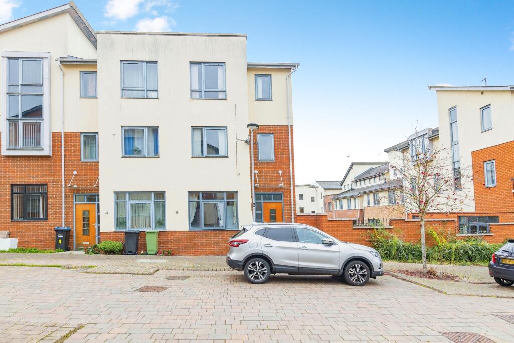 4 bedroom town house