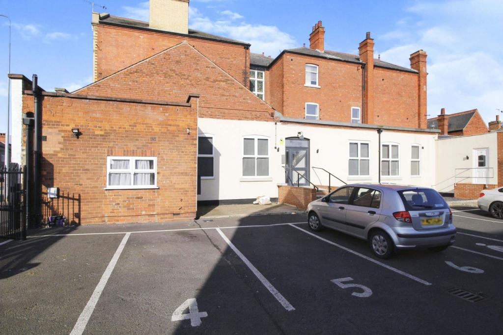 2 bedroom apartment for sale in 157 Grimsby Road, Cleethorpes, DN35