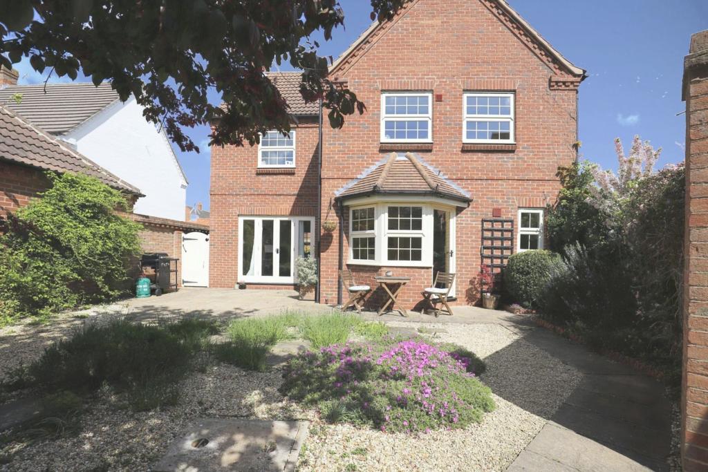 4 bedroom detached house for sale in Rectors Gate, Retford, DN22