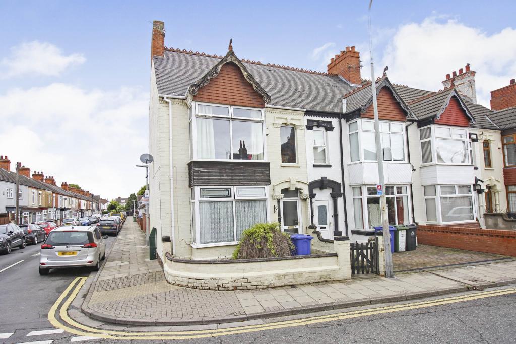 3 bedroom terraced house for sale in Mill Road, Cleethorpes, DN35