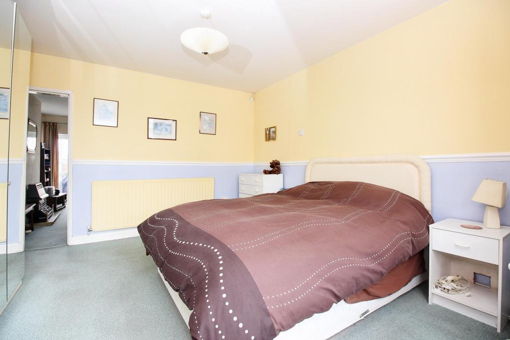 3 bedroom terraced house for sale in Mill Road, Cleethorpes, DN35