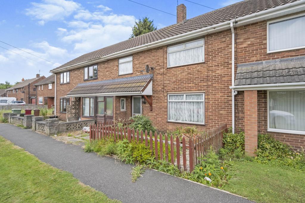 2 bedroom terraced house for sale in Chesswick Crescent, Scunthorpe, DN17